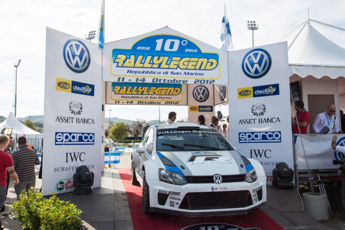 Carlos Sainz prueba el Polo R WRC en el 10º Rally Legend de San Marino